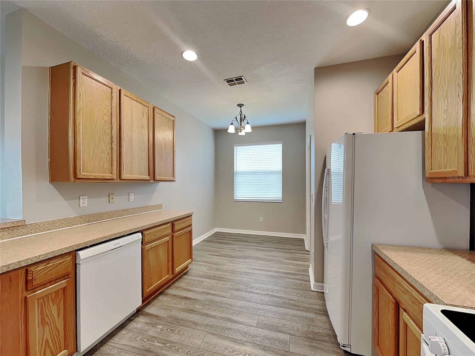 Home in SEFFNER — photo 4