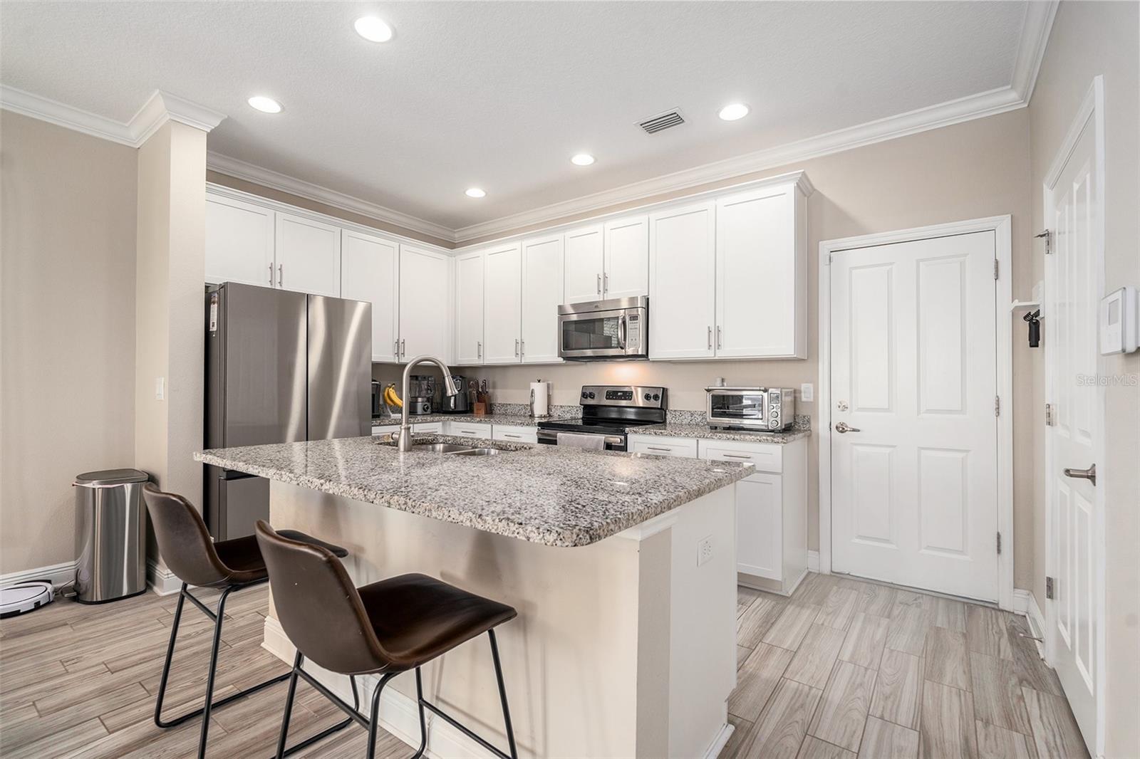 10715 MARSHA DR — photo 10