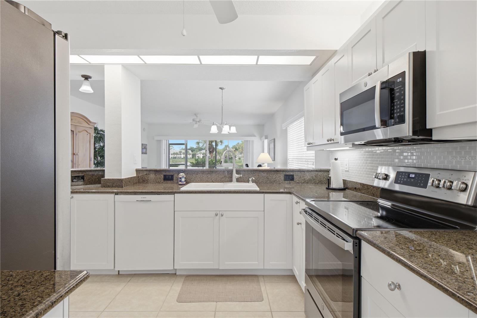 418 LAUREL LAKE DR #106 — photo 4