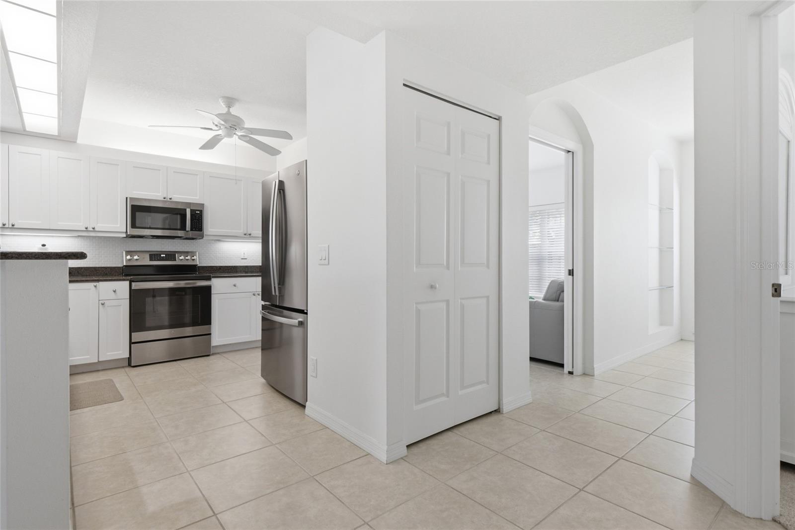 418 LAUREL LAKE DR #106 — photo 5