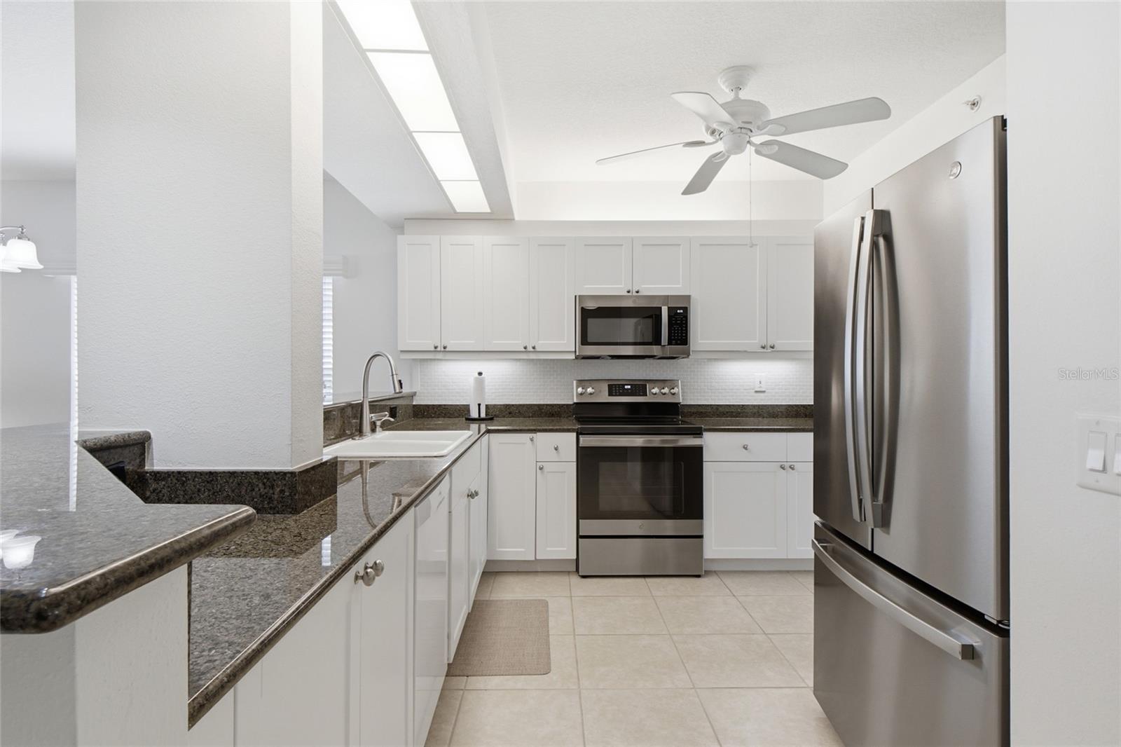 418 LAUREL LAKE DR #106 — photo 2