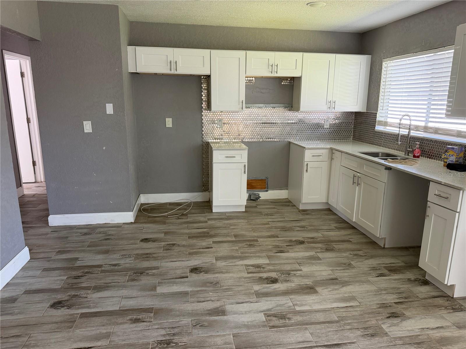 5493 TREKELL ST — photo 6