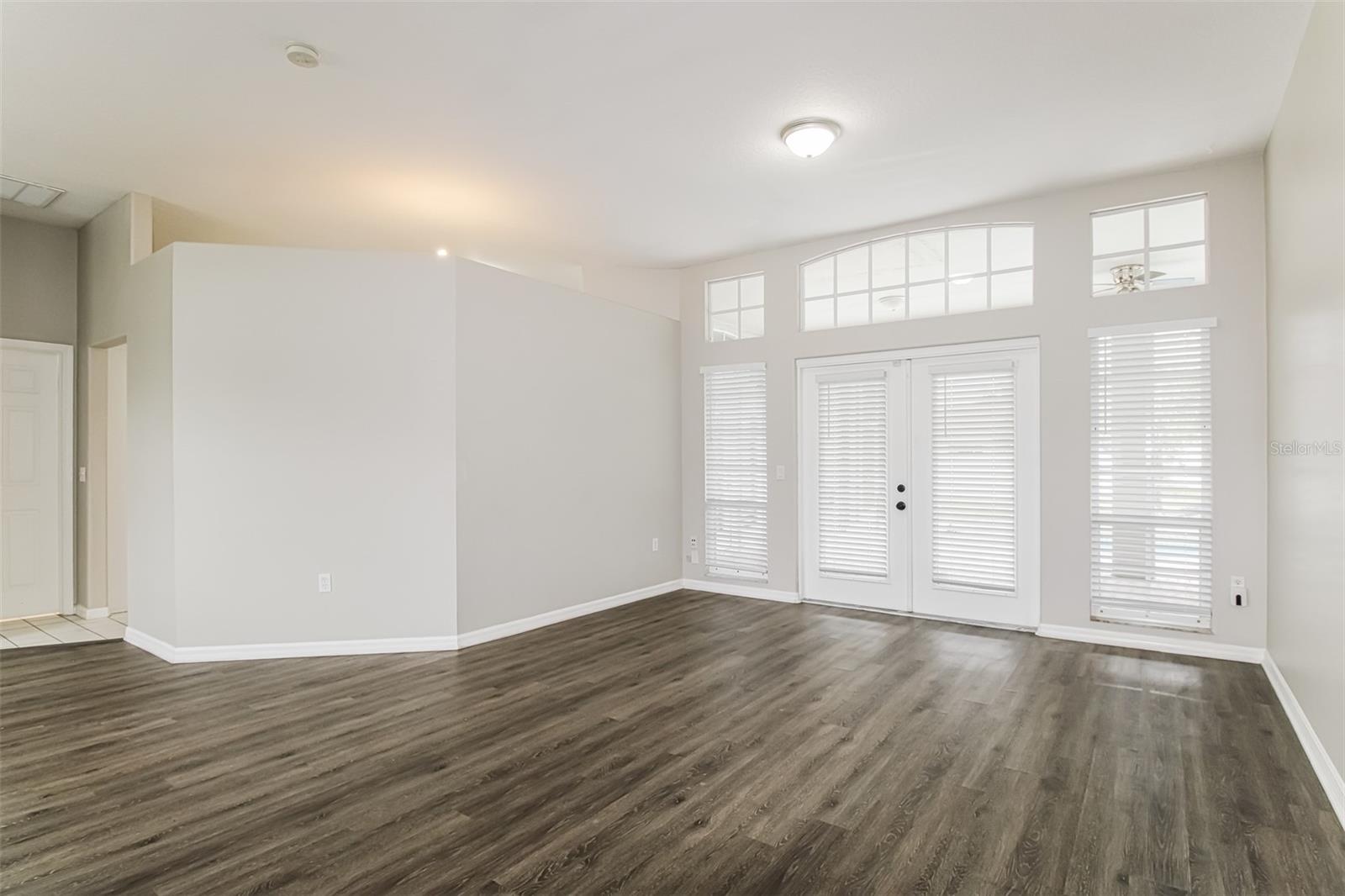 4604 TRIMBLE LN — photo 5