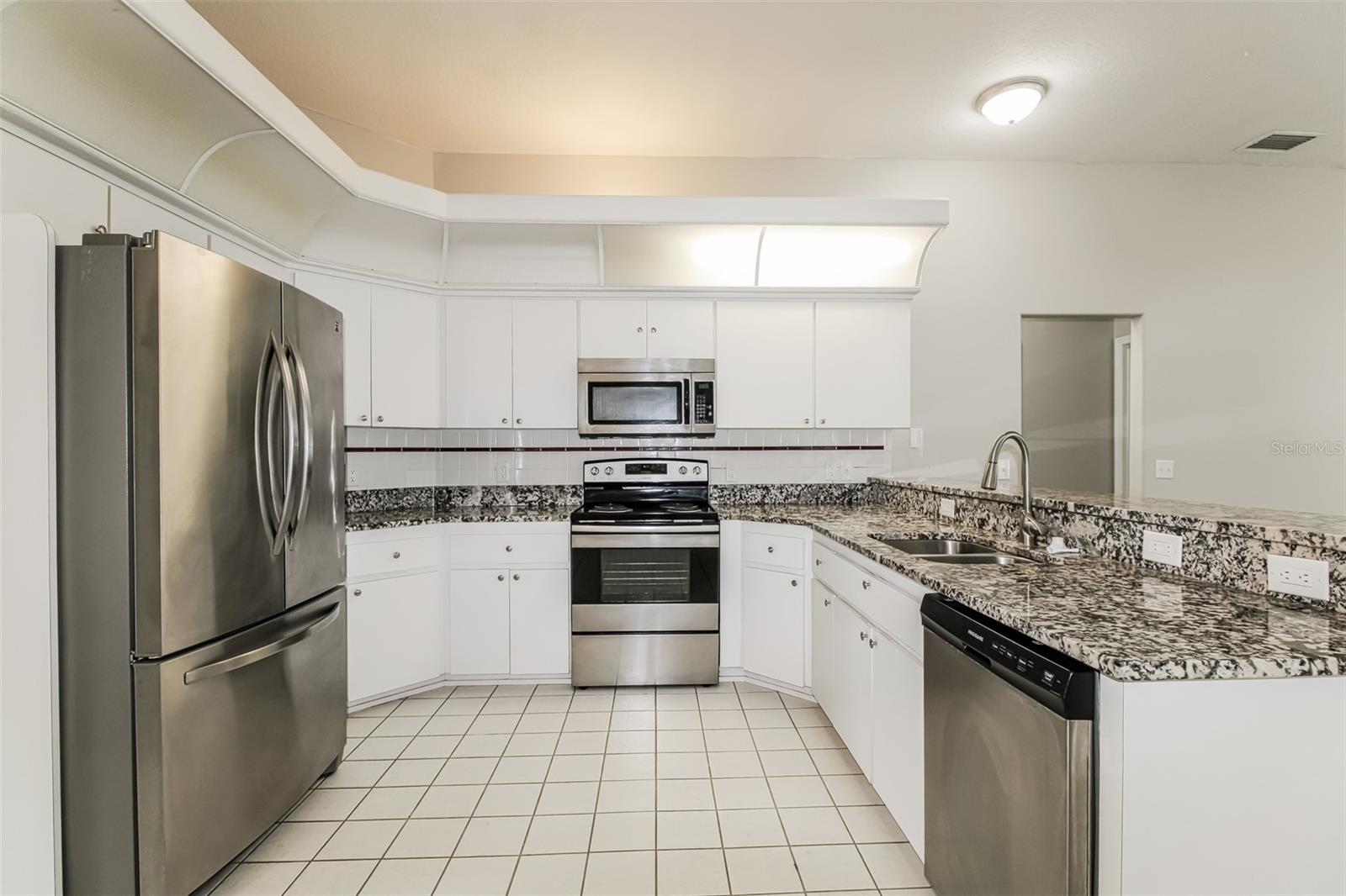 4604 TRIMBLE LN — photo 8