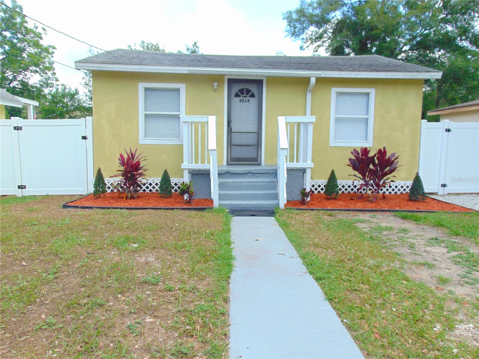 4214 E PALIFOX ST — photo 2