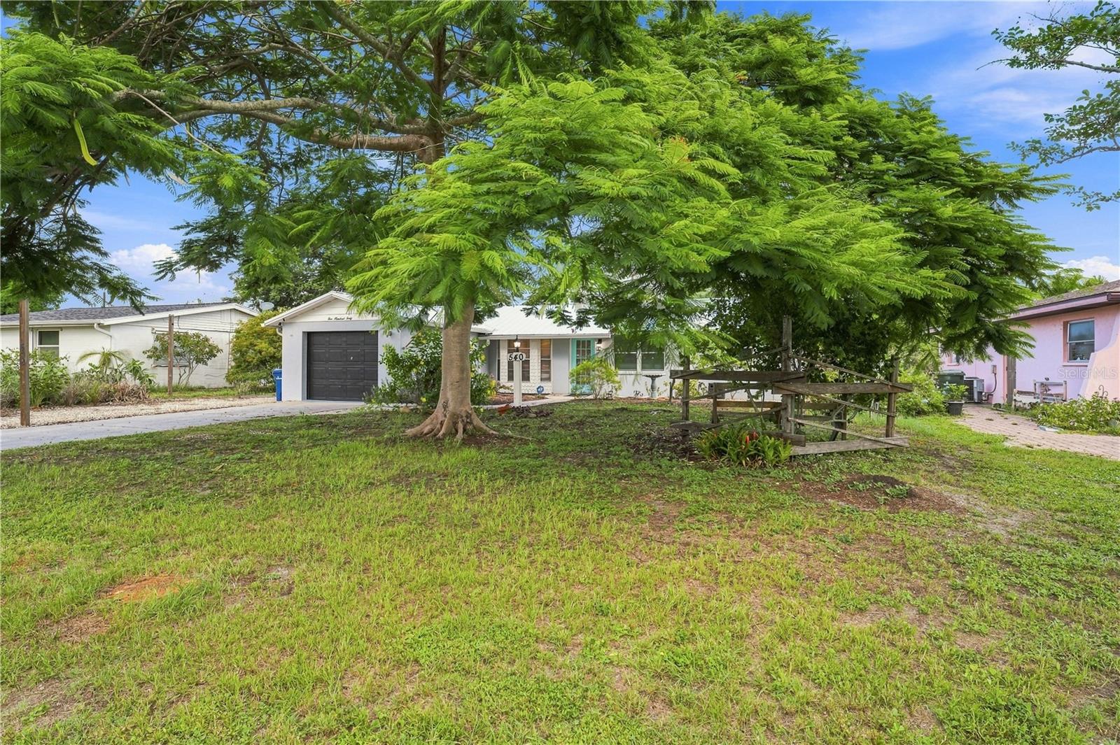 540 BLACKBURN ST — photo 2