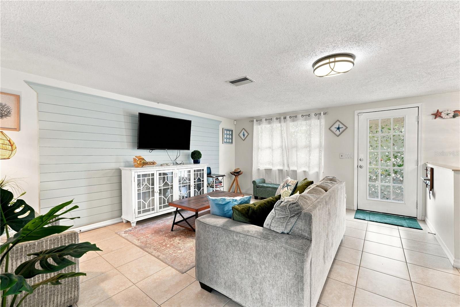 540 BLACKBURN ST — photo 8