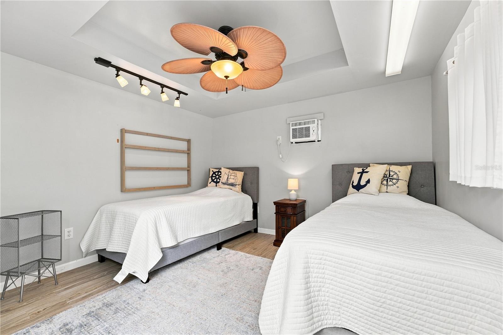540 BLACKBURN ST — photo 21