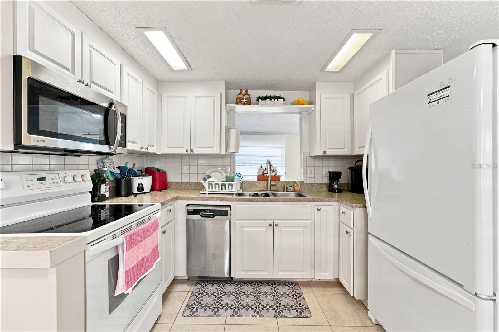 540 BLACKBURN ST — photo 12