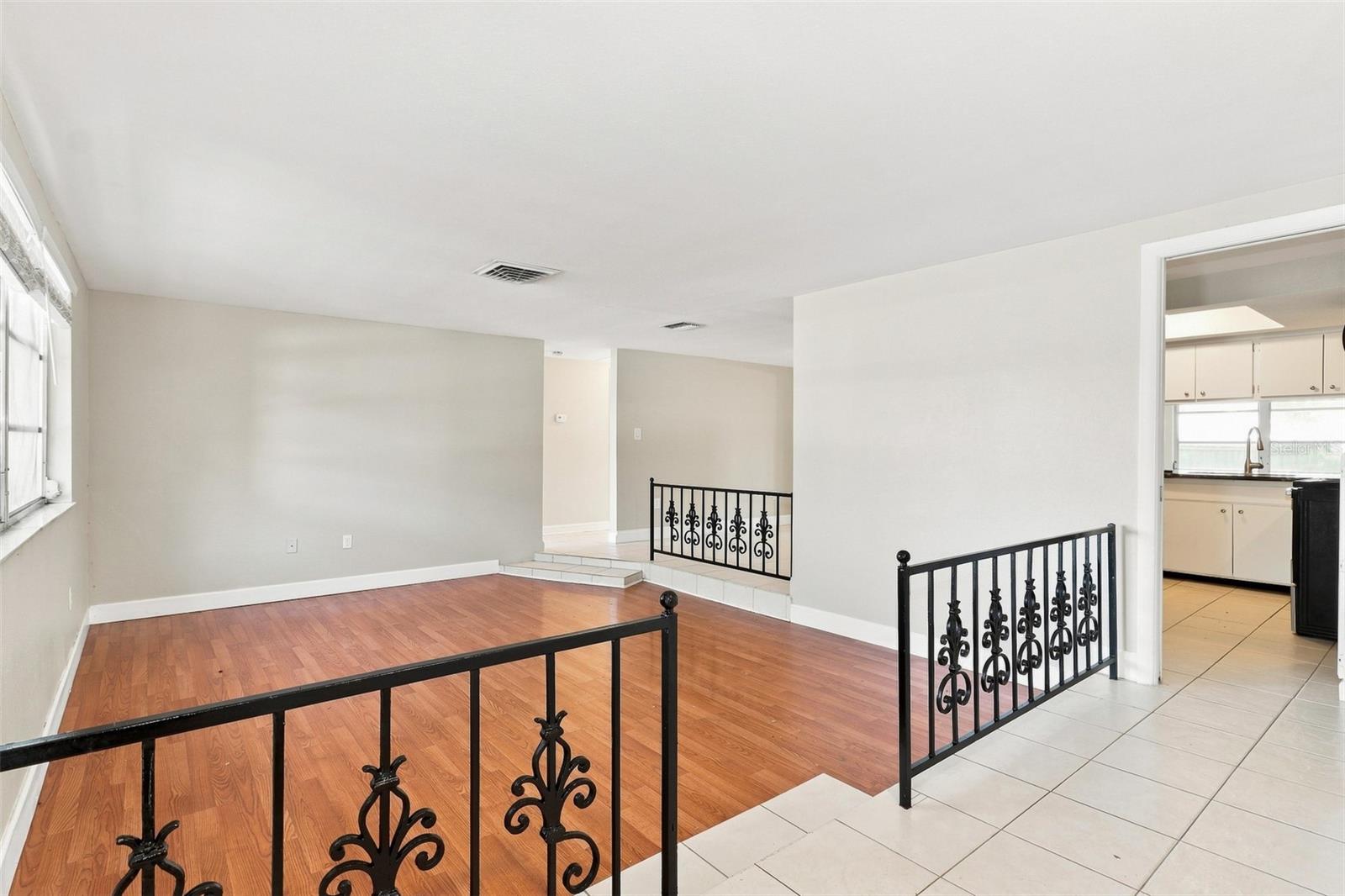 5600 ANDREA DR — photo 2