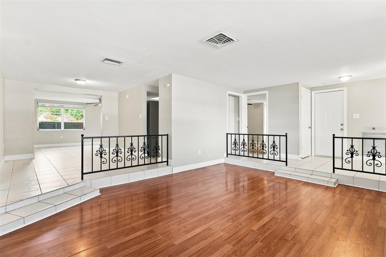 5600 ANDREA DR — photo 3