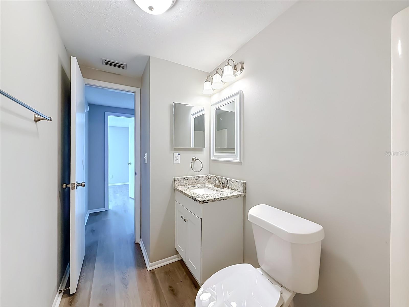 7606 WOODLAND OAKS CT — photo 25