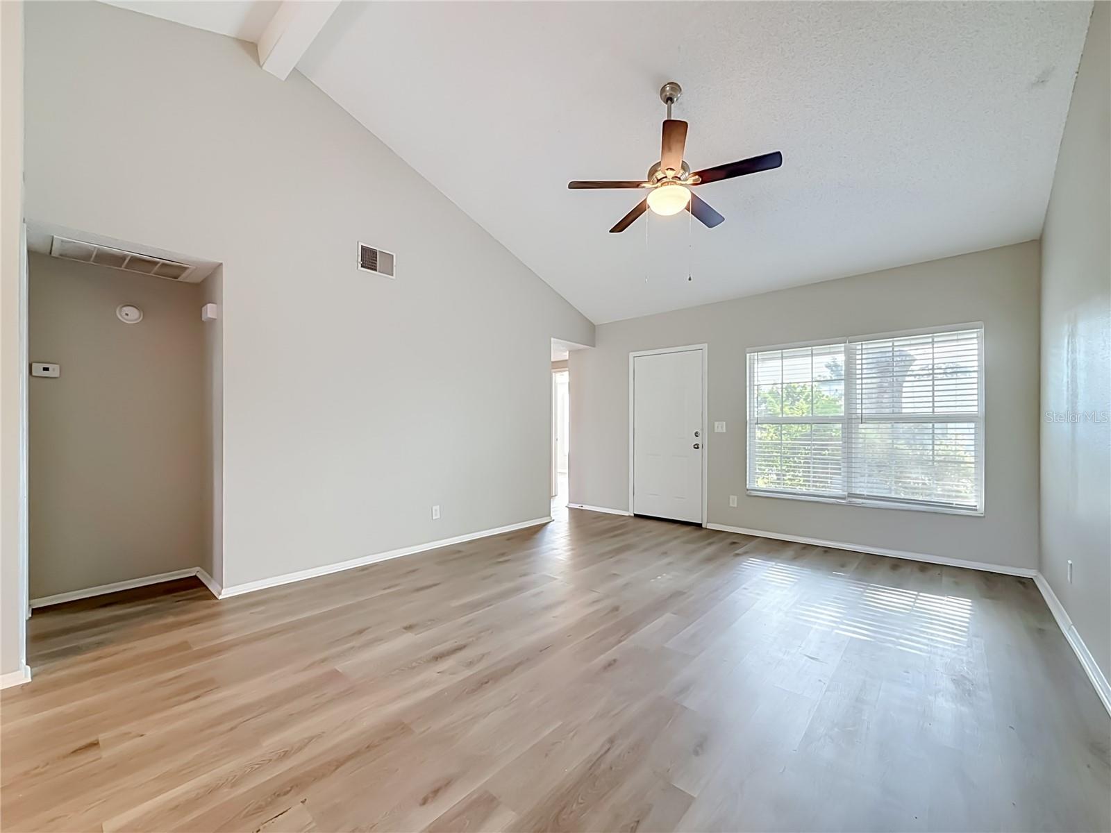 7606 WOODLAND OAKS CT — photo 5