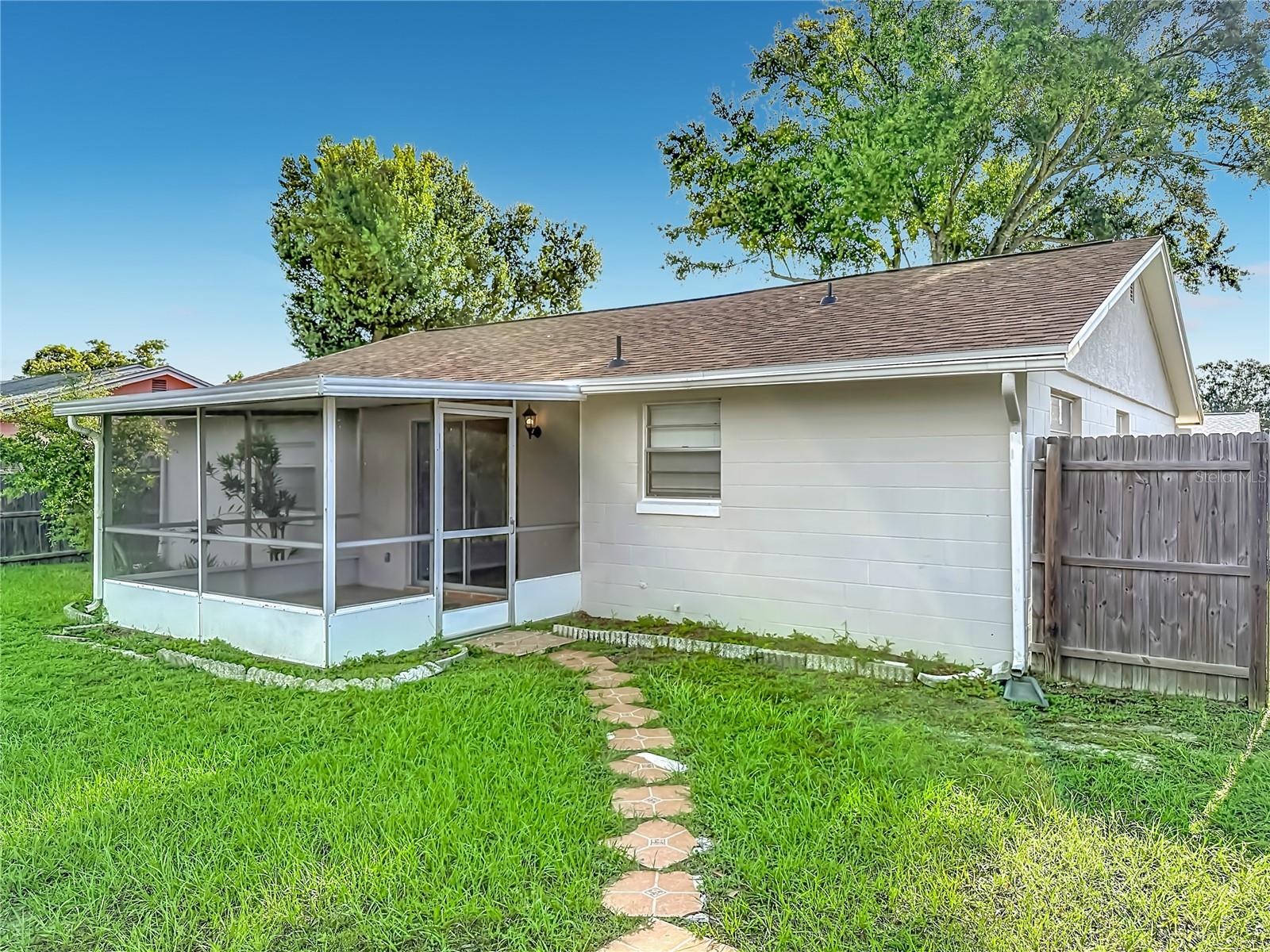 7606 WOODLAND OAKS CT — photo 28