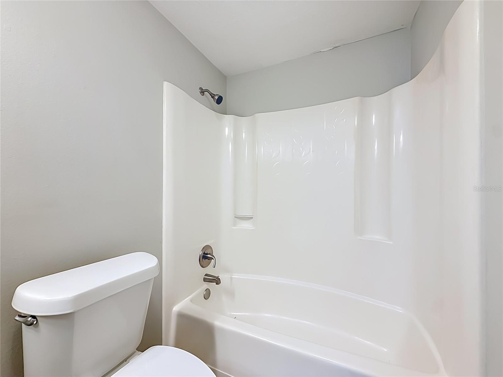 7606 WOODLAND OAKS CT — photo 24