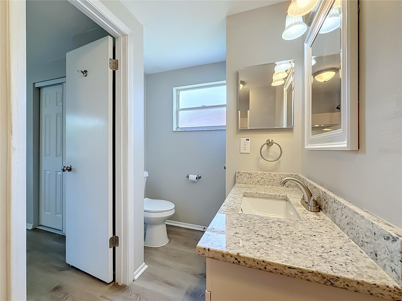 7606 WOODLAND OAKS CT — photo 18