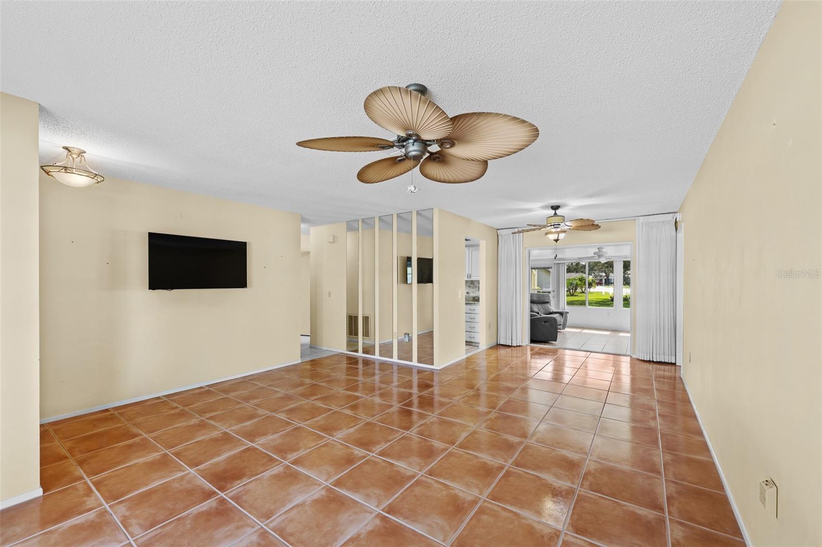 8643 GOLD PINE DR — photo 4