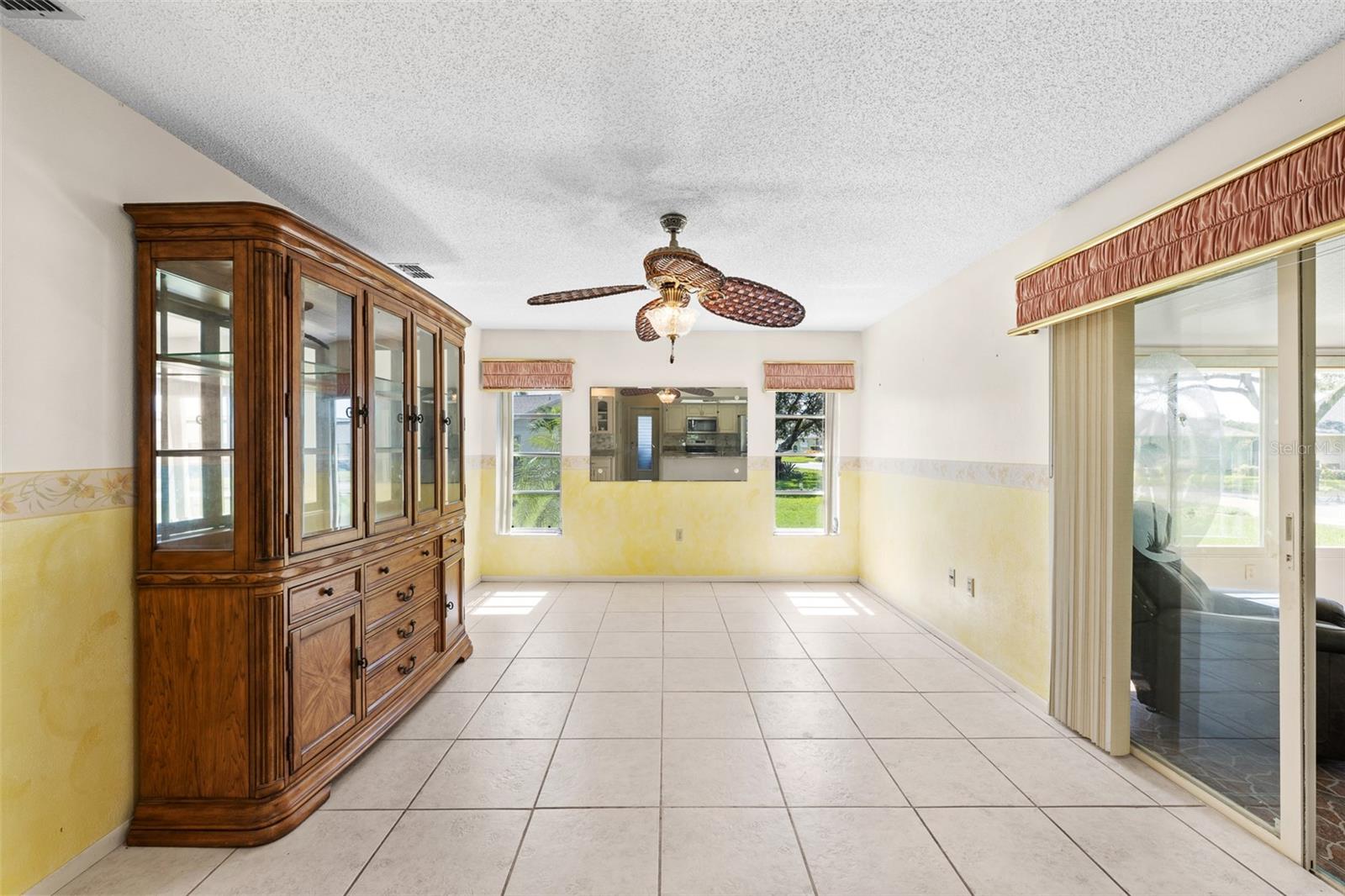 8643 GOLD PINE DR — photo 10