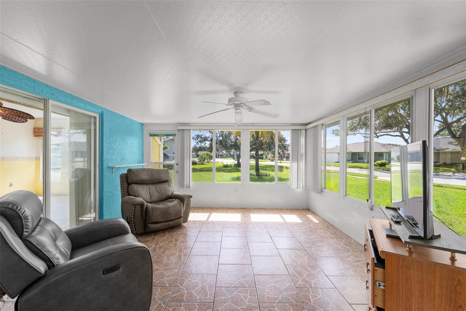 8643 GOLD PINE DR — photo 9