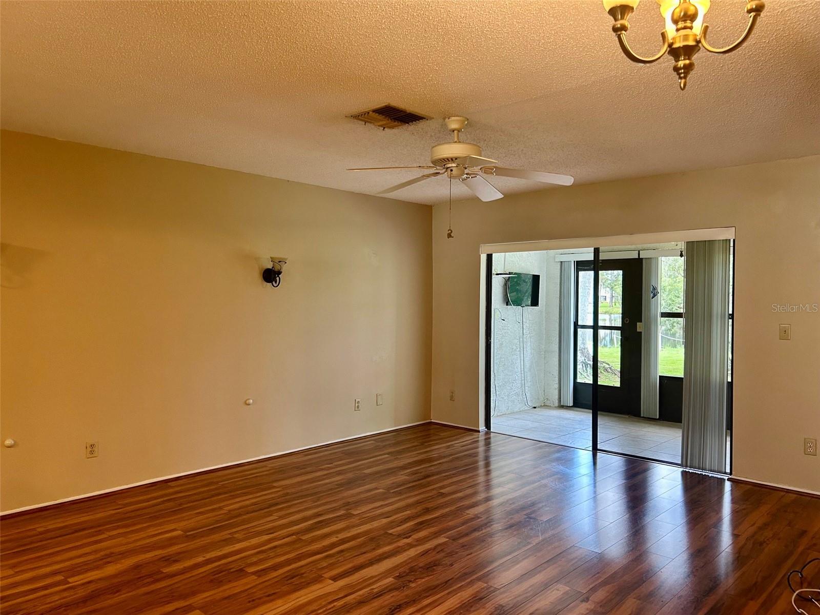 2529 OAKLEAF LN #30C — photo 8