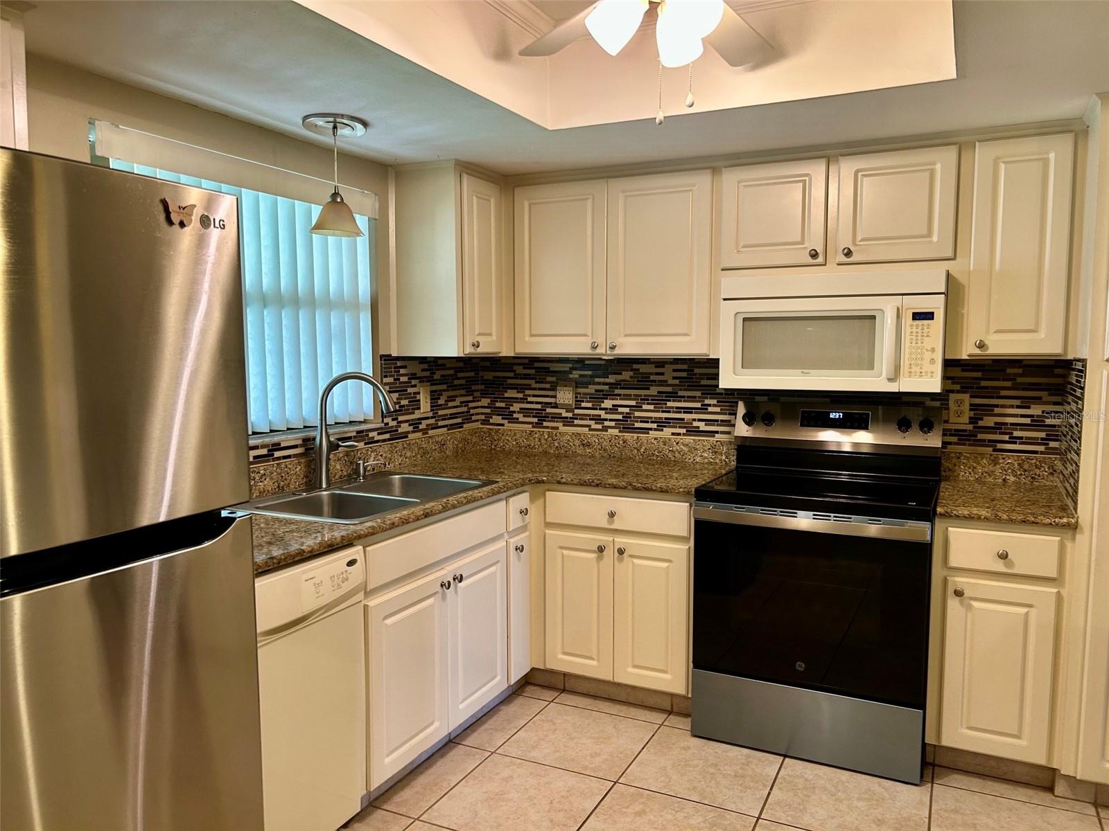 2529 OAKLEAF LN #30C — photo 3