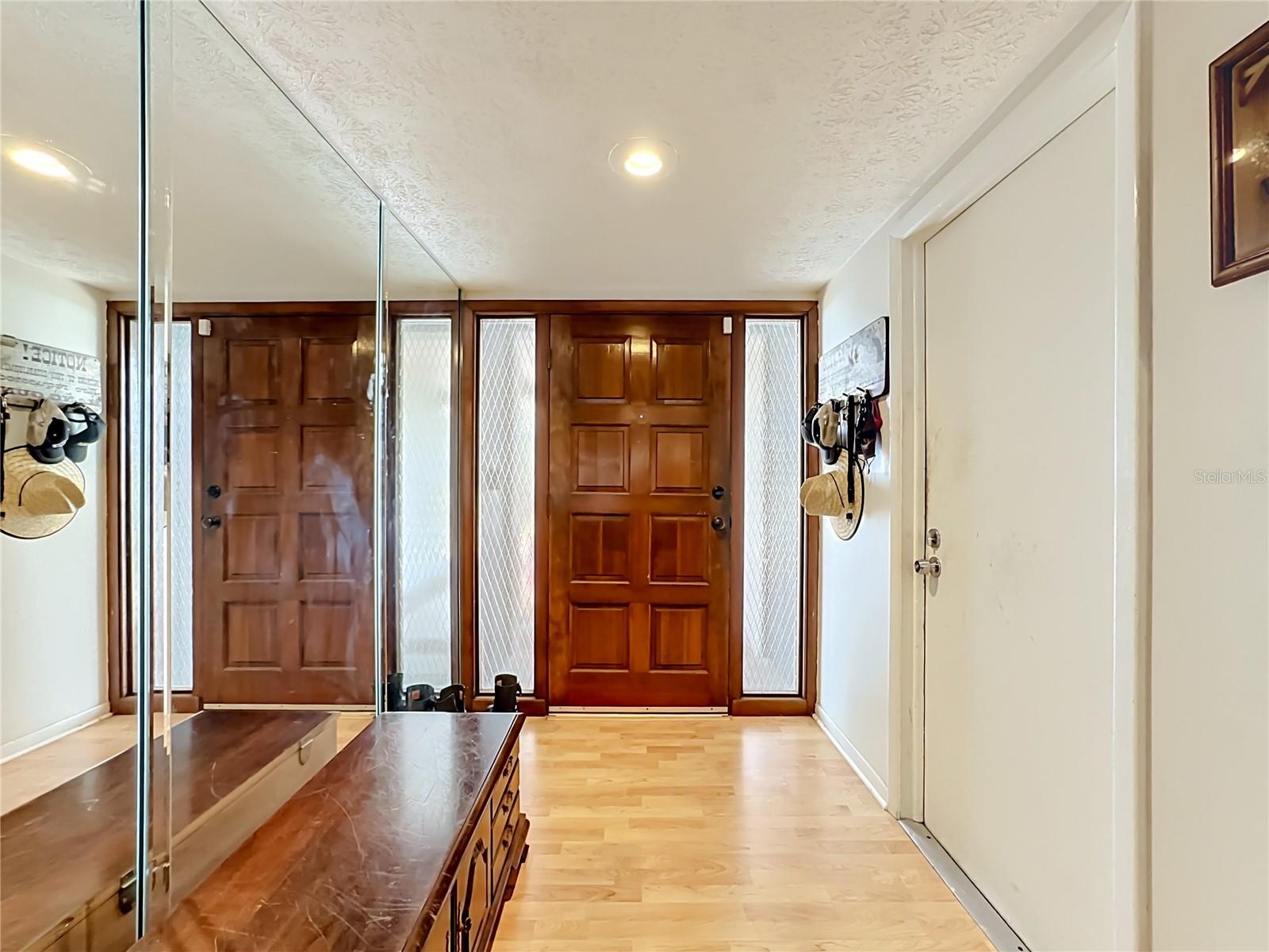 118 EUCLID LOOP — photo 3