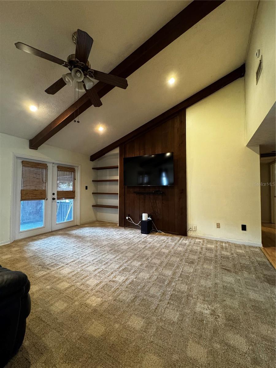 118 EUCLID LOOP — photo 4