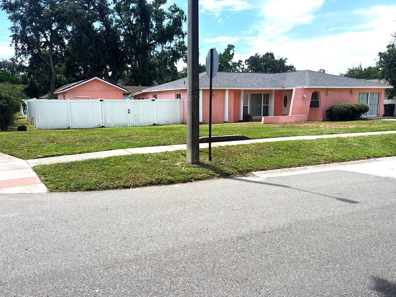 902 SAMY DR — photo 3