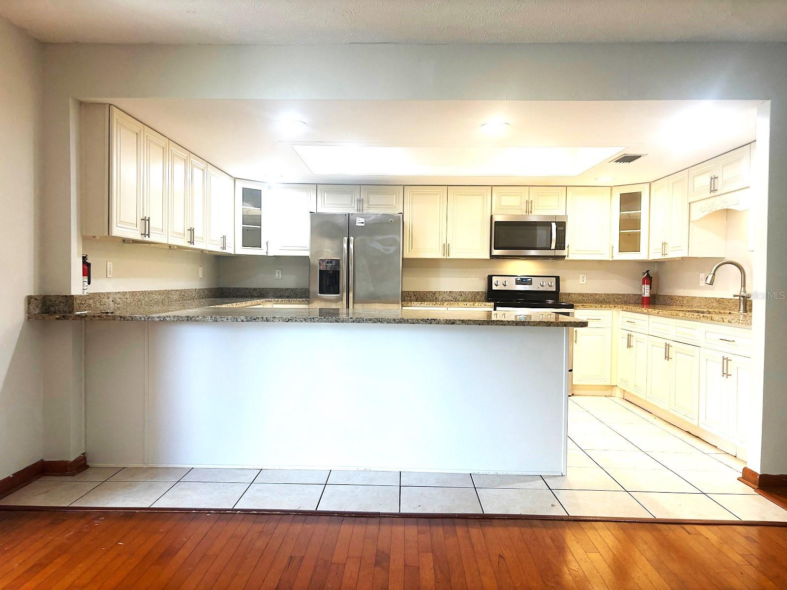 902 SAMY DR — photo 10