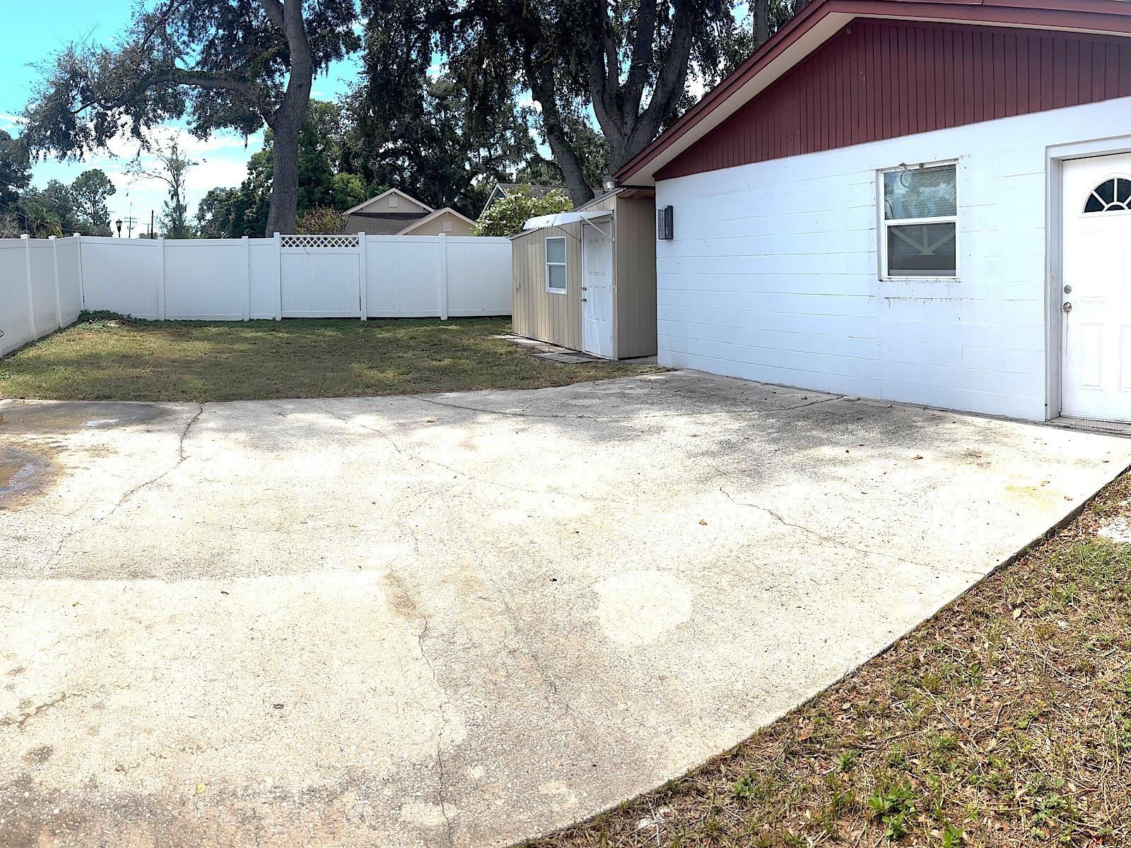 902 SAMY DR — photo 25