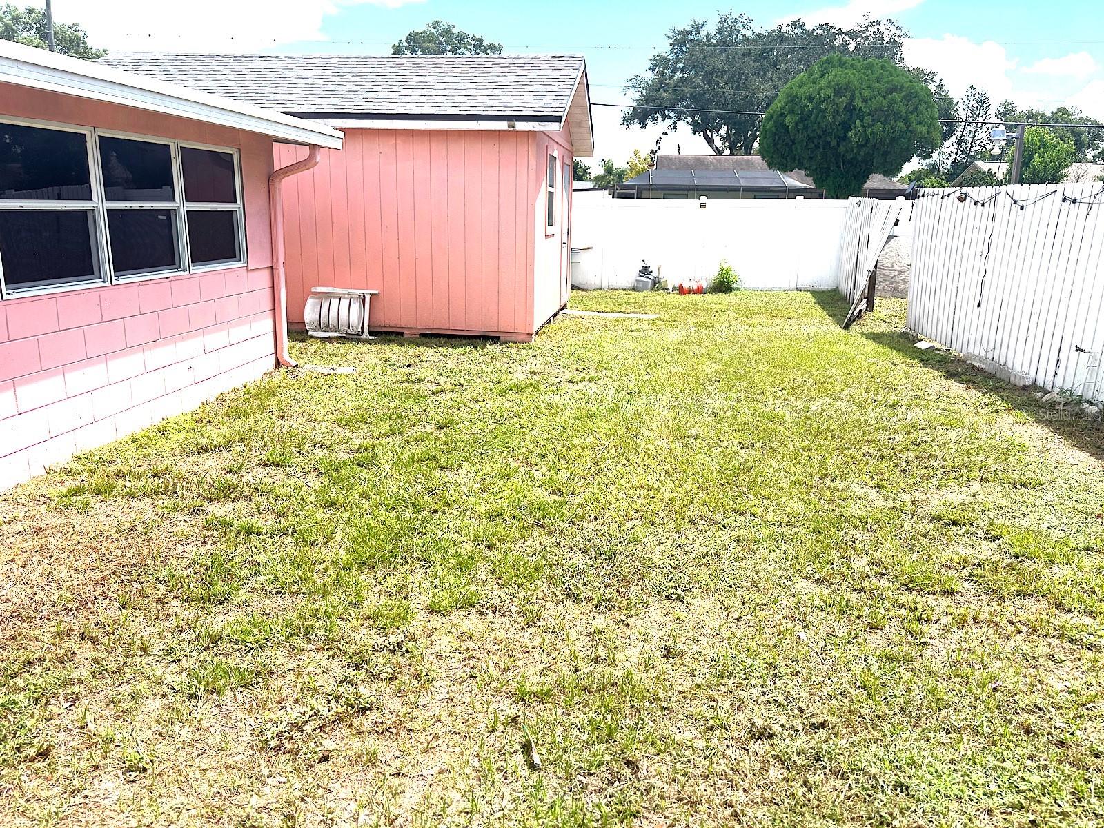 902 SAMY DR — photo 21