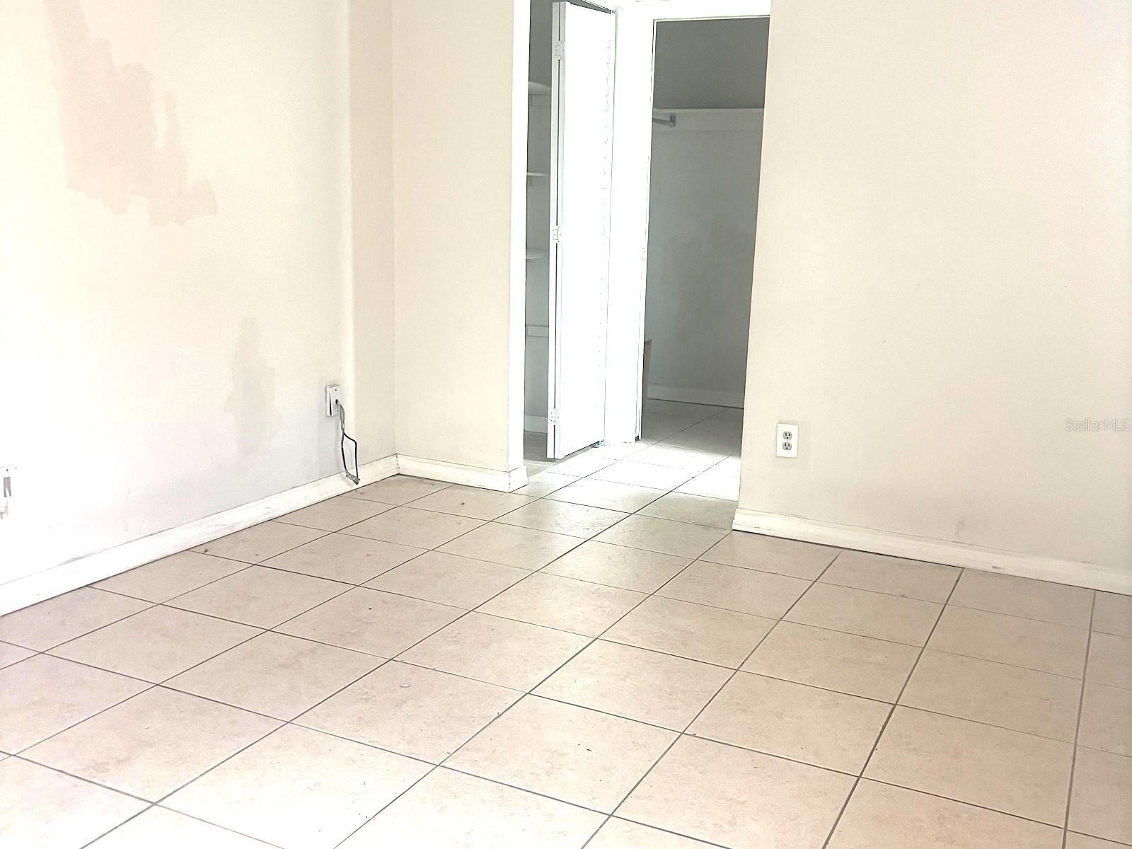 902 SAMY DR — photo 17