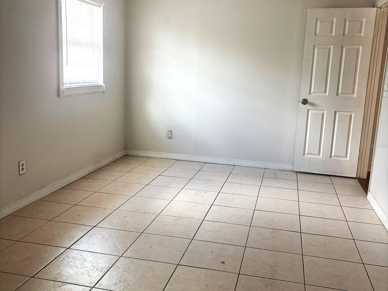 902 SAMY DR — photo 16