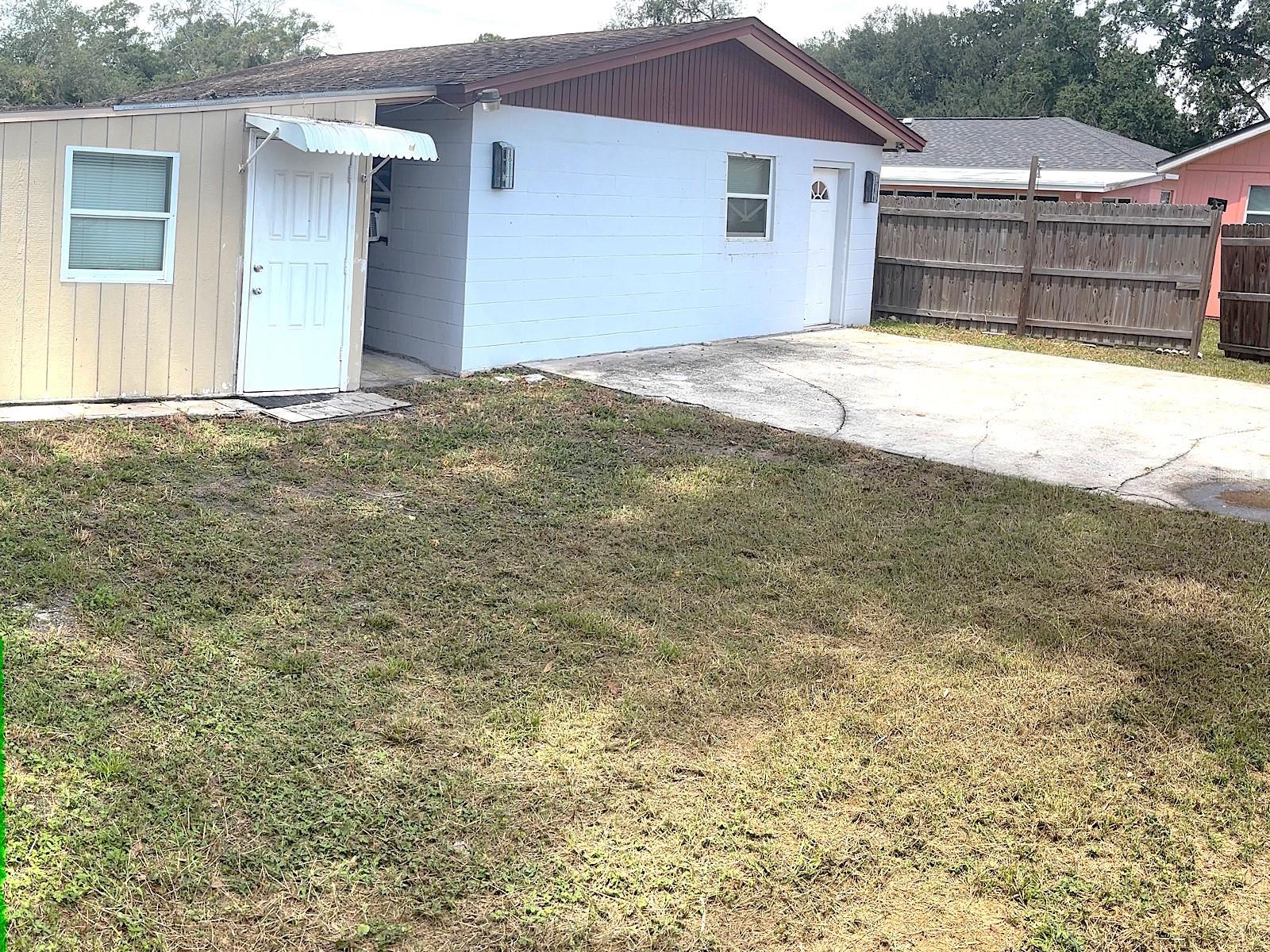 902 SAMY DR — photo 26