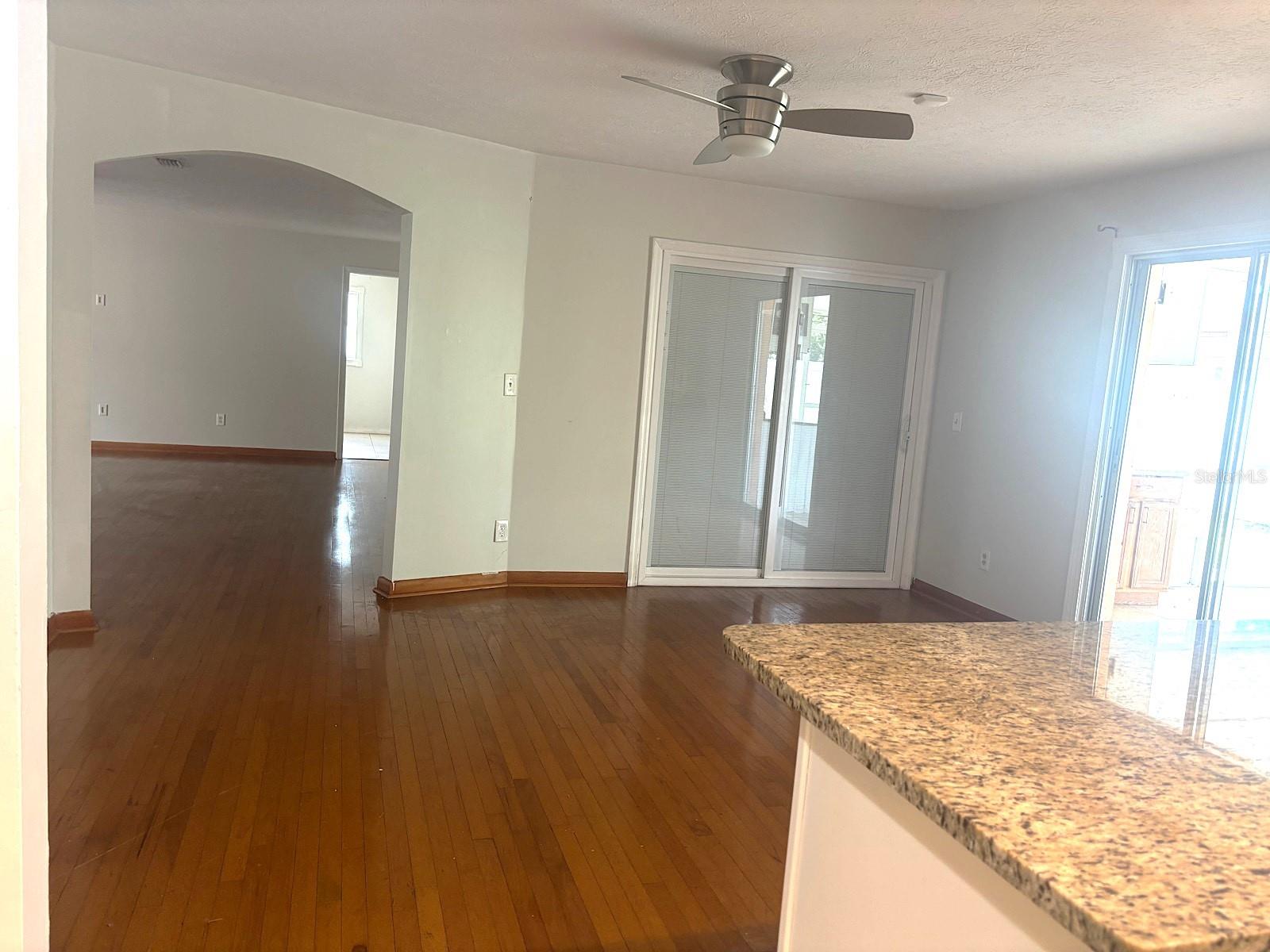 902 SAMY DR — photo 14