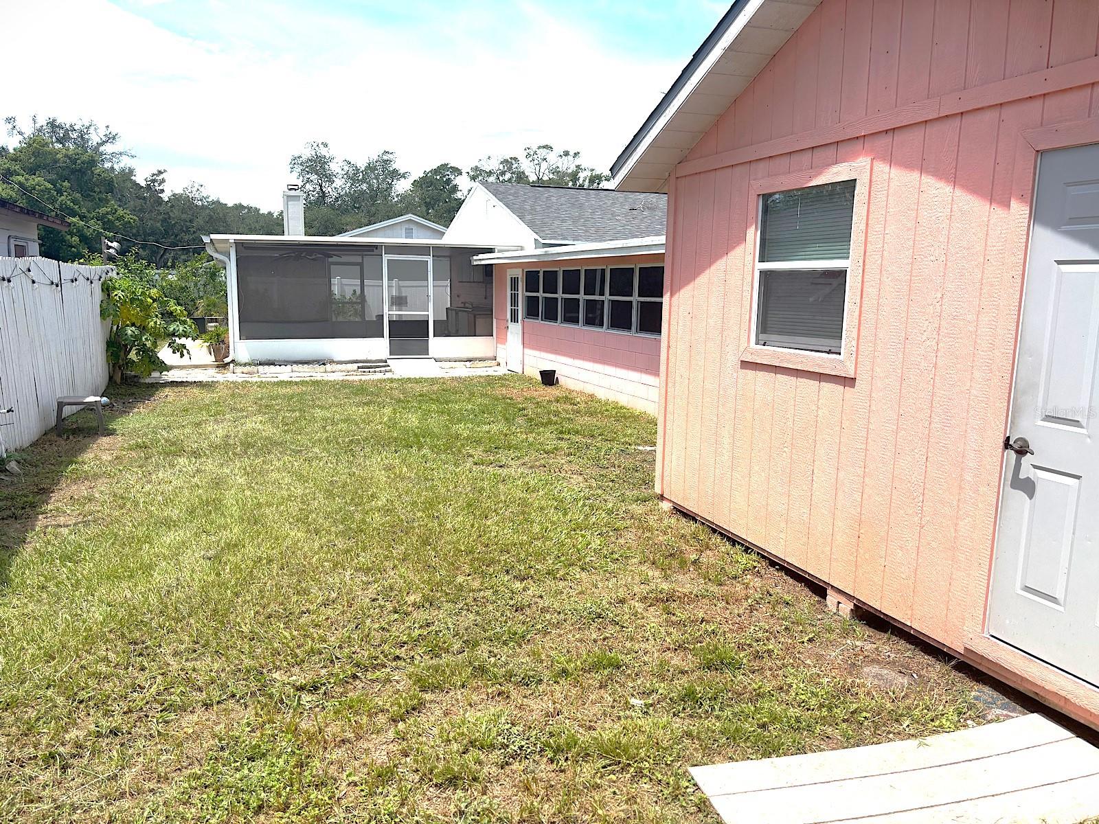 902 SAMY DR — photo 23