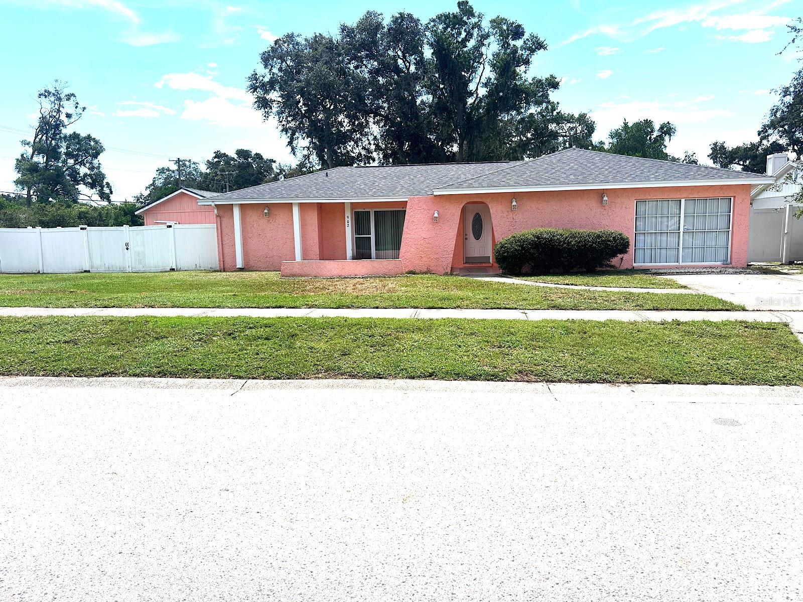 902 SAMY DR — photo 2