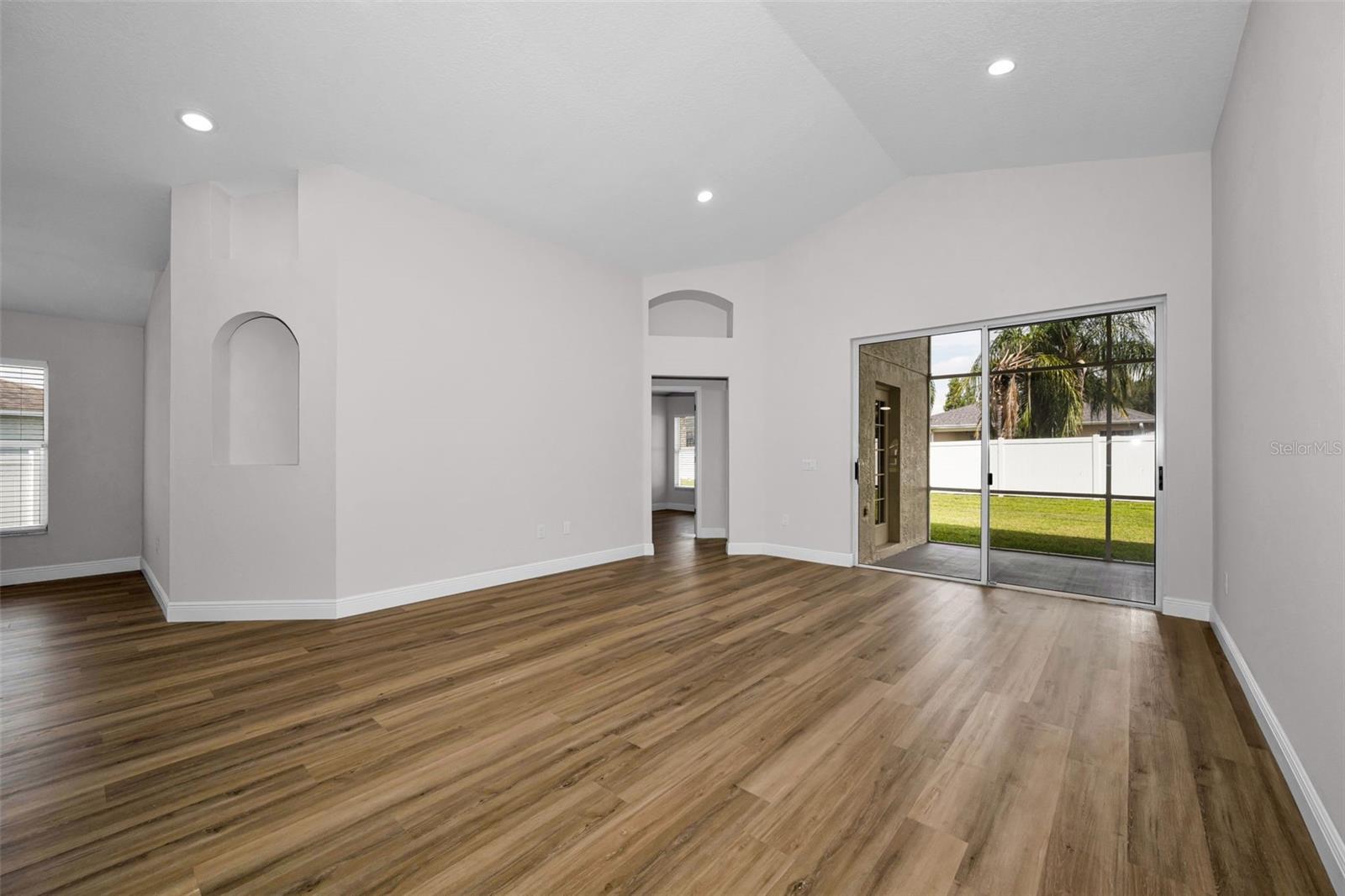 25427 SEVEN RIVERS CIR — photo 11