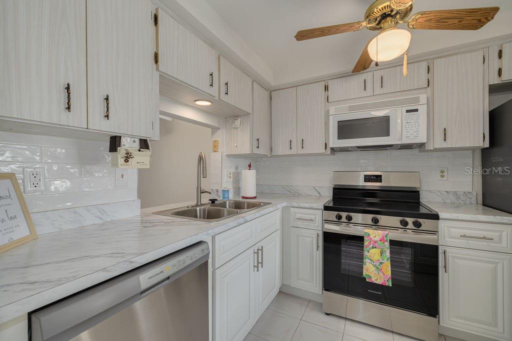 4433 SUNSTATE DR — photo 4