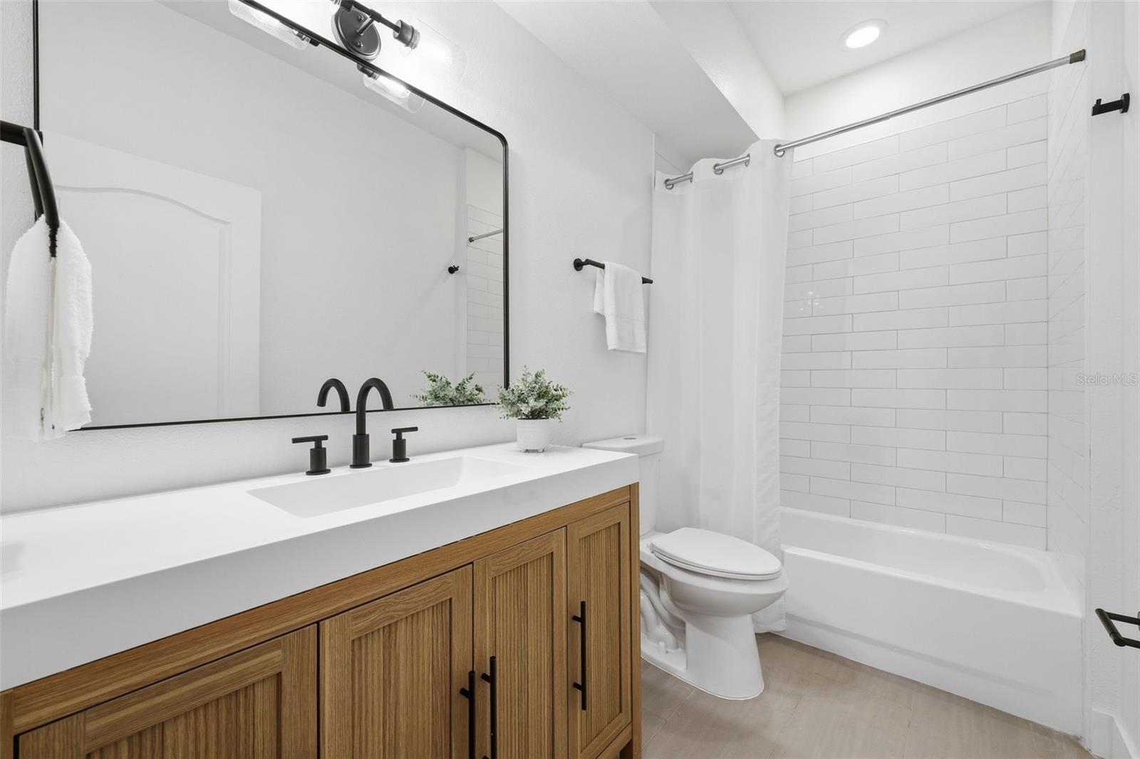10534 BERMUDA ISLE DR — photo 33