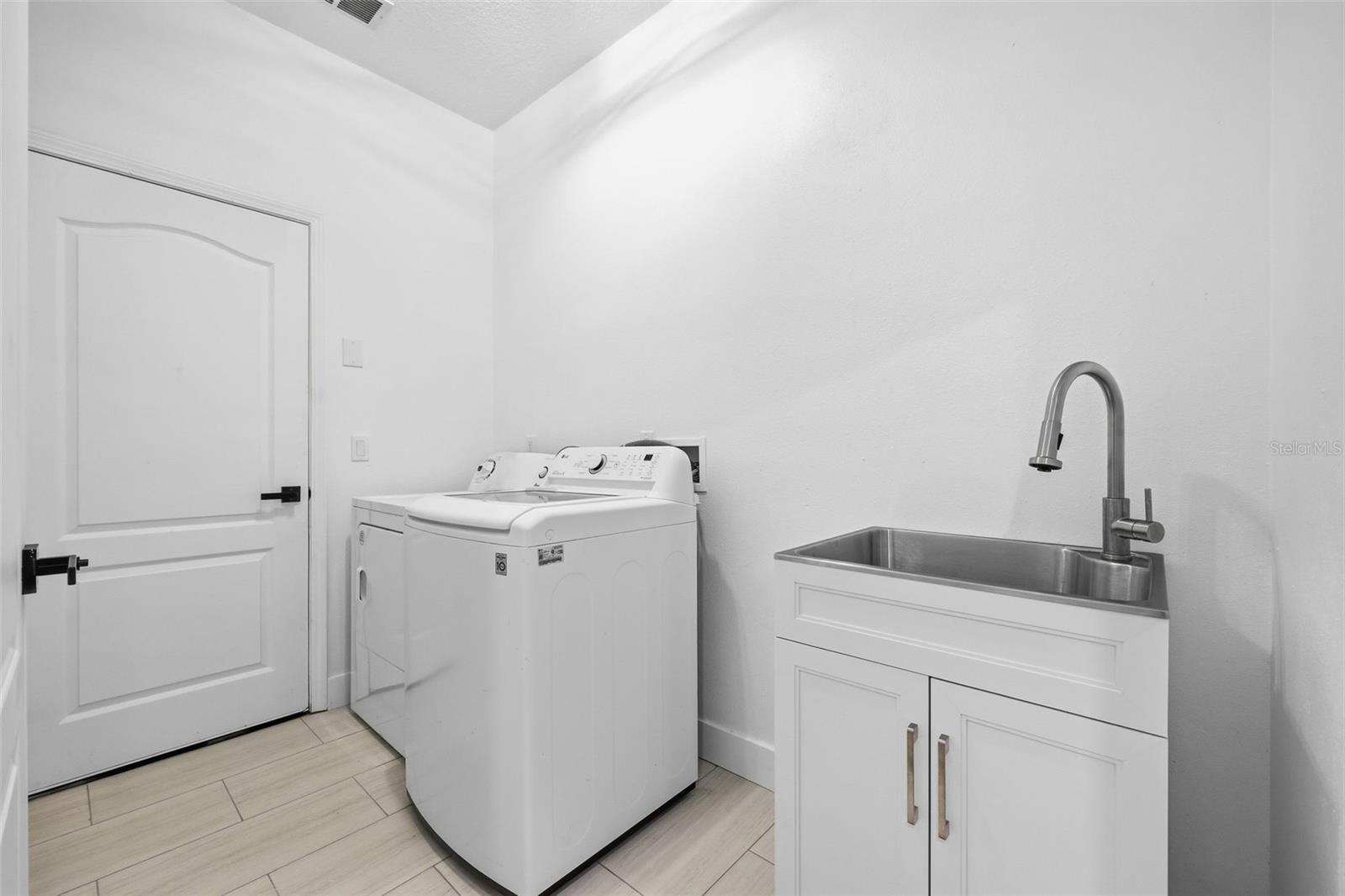 10534 BERMUDA ISLE DR — photo 36
