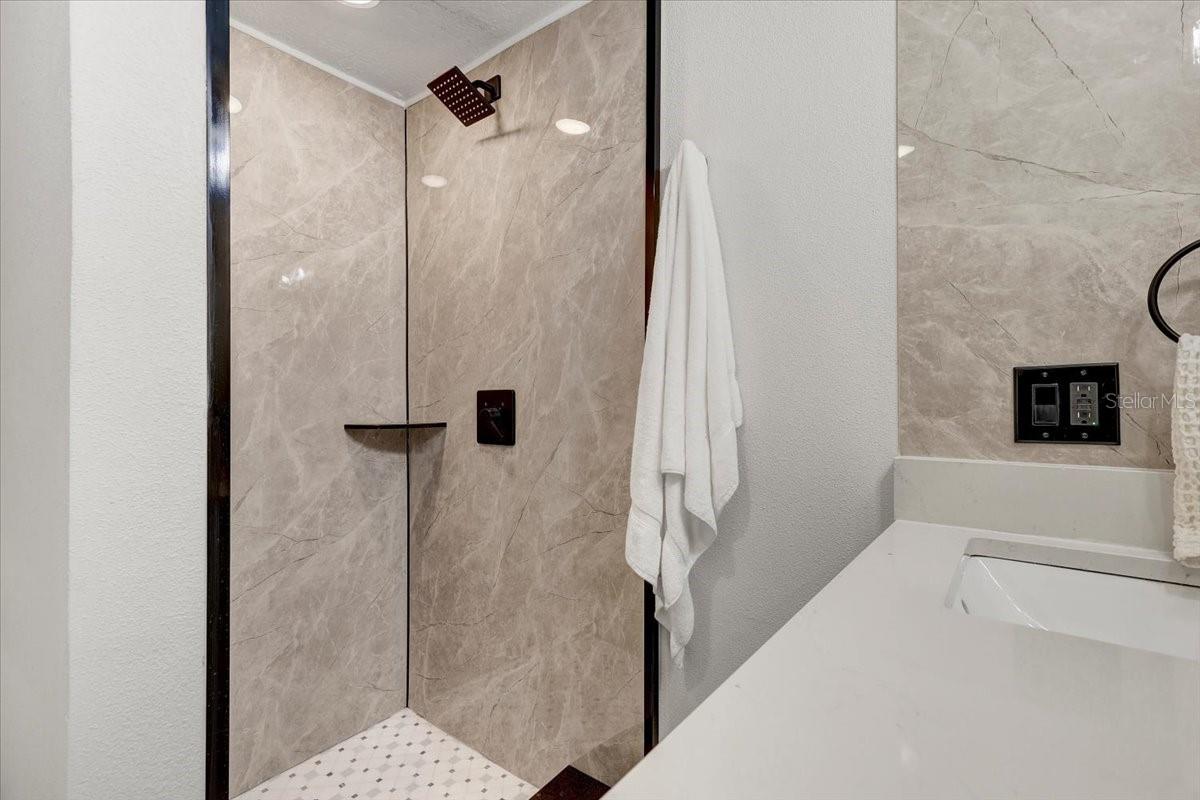 3960 HEADSAIL DR — photo 29