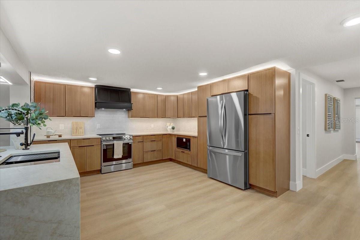 3960 HEADSAIL DR — photo 11