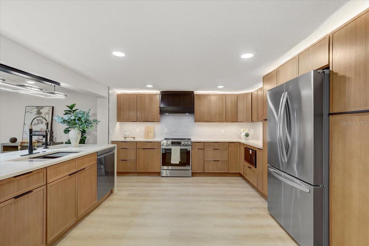3960 HEADSAIL DR — photo 2