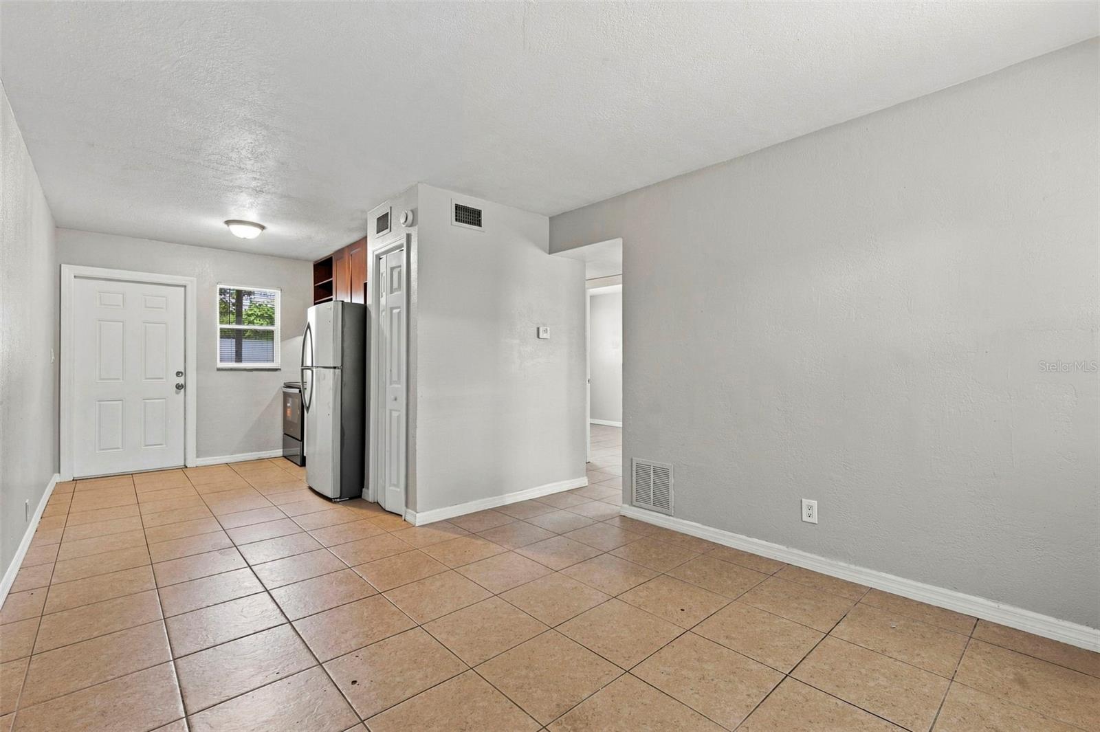 1771 RUSSELL ST S #1 — photo 3