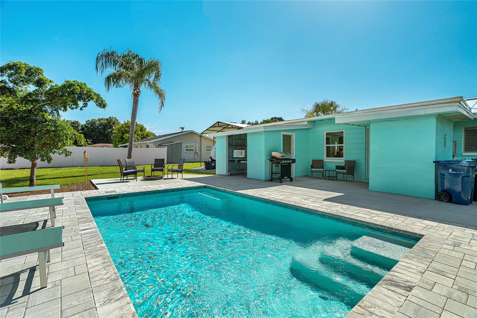 4519 BROOKSDALE DR — photo 3