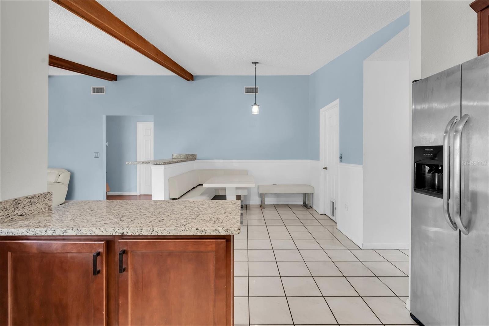914 HARBOR CIR — photo 18
