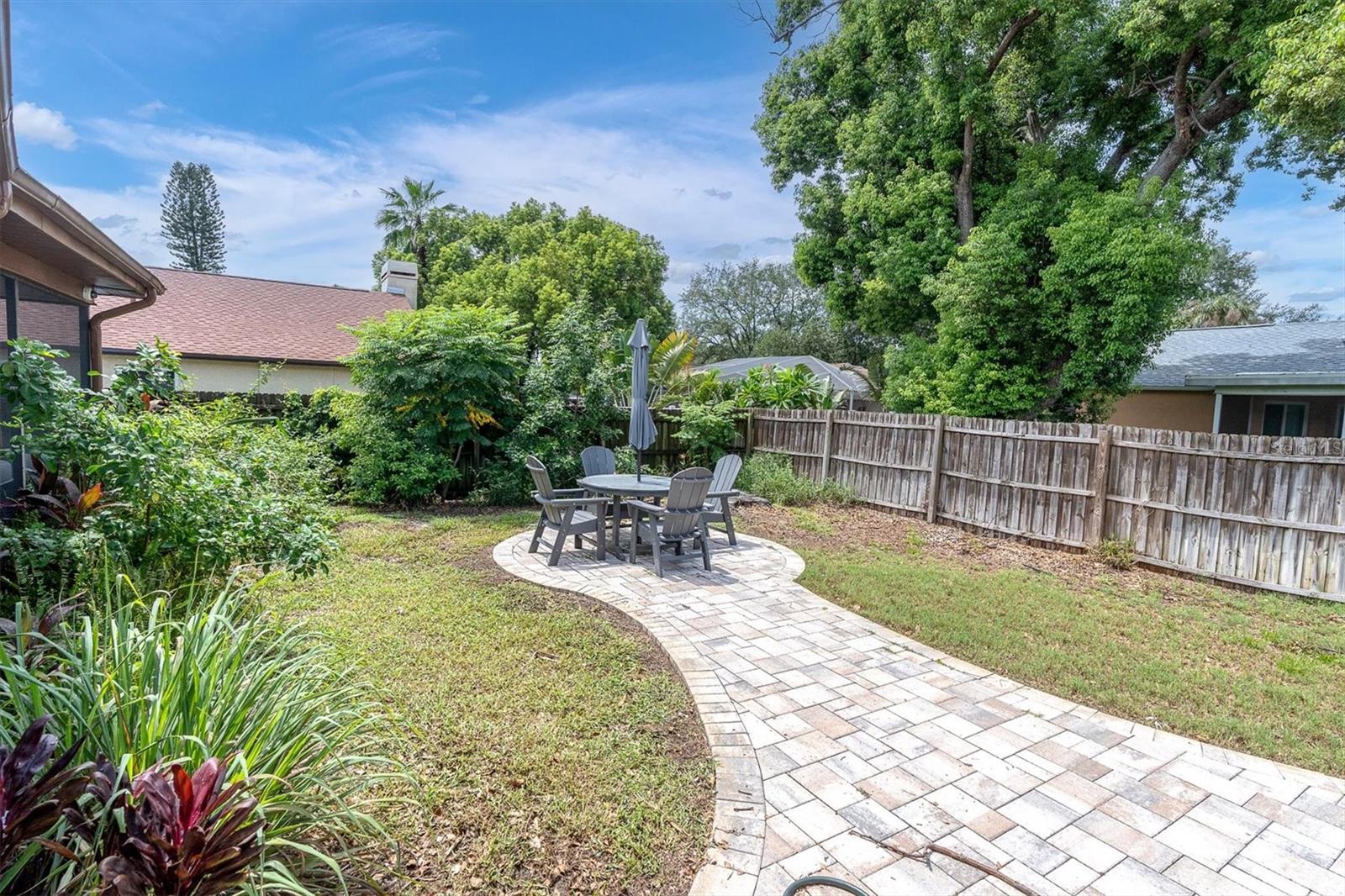 914 HARBOR CIR — photo 32