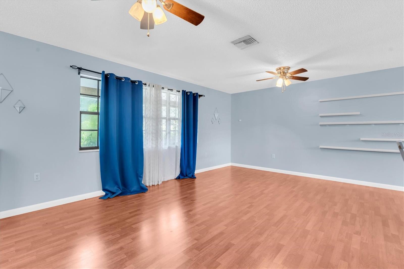 914 HARBOR CIR — photo 6