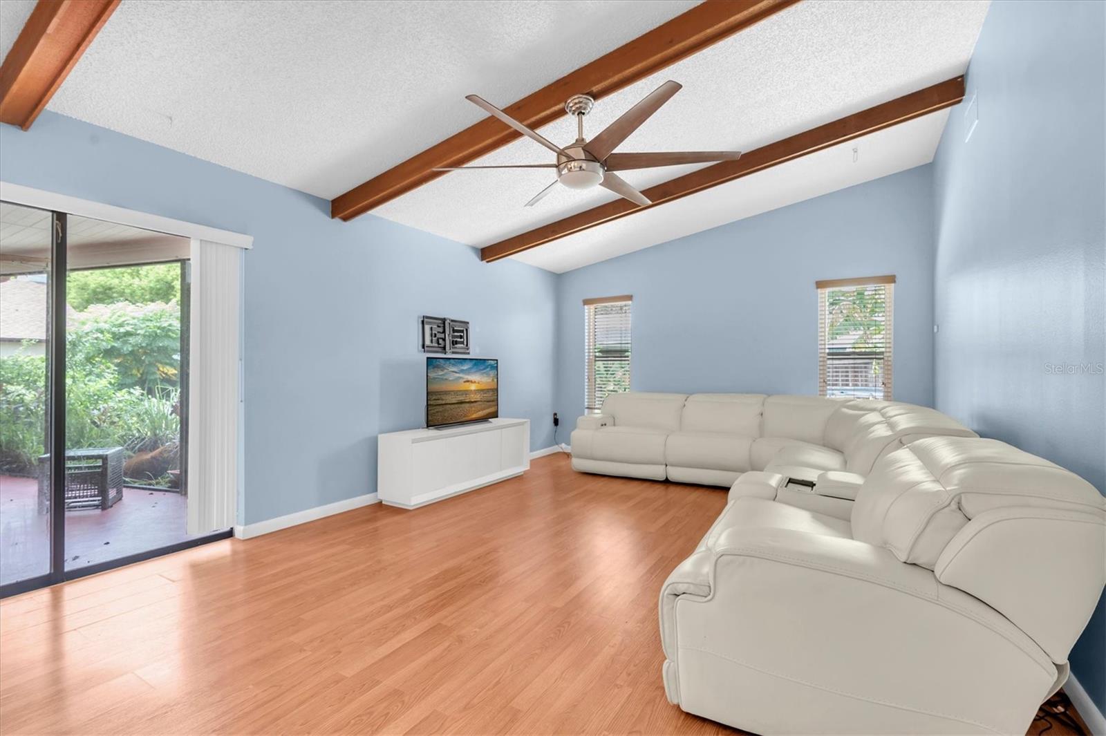 914 HARBOR CIR — photo 11